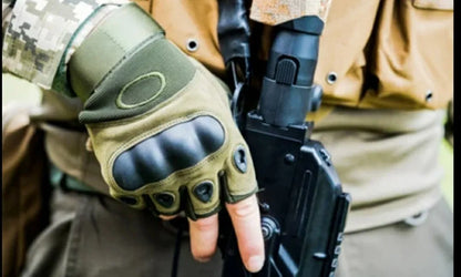 Тактически ръкавици без пръсти, с протектори